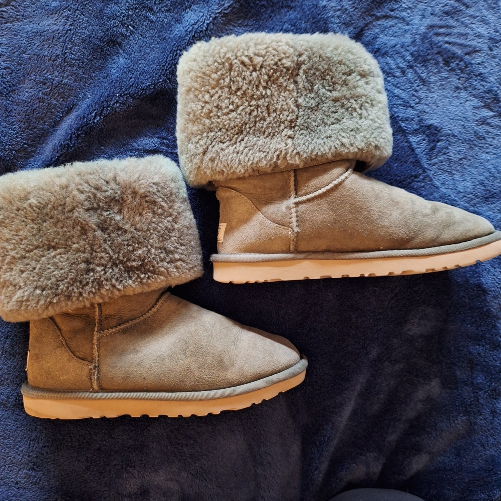 Women's Grey/Olive  Shearling UGGs